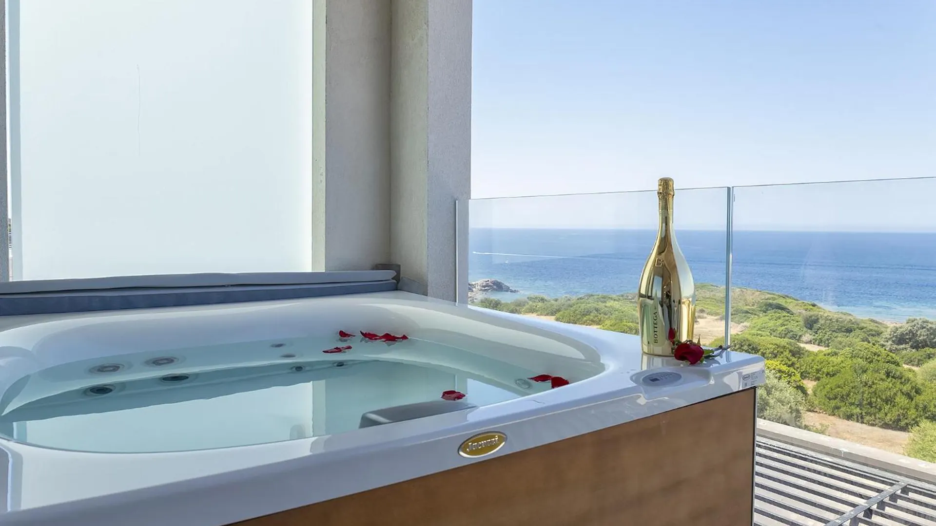 Amare Penthouse With Hot Tub Facing The Sea Apartment Alghero Italy